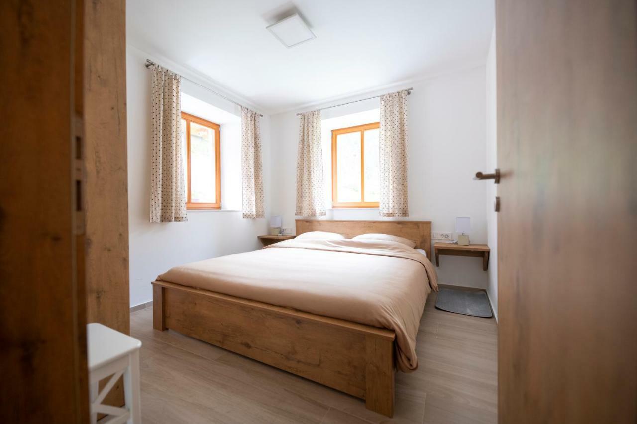 Appartamento Hisa Urska Log pod Mangartom Esterno foto